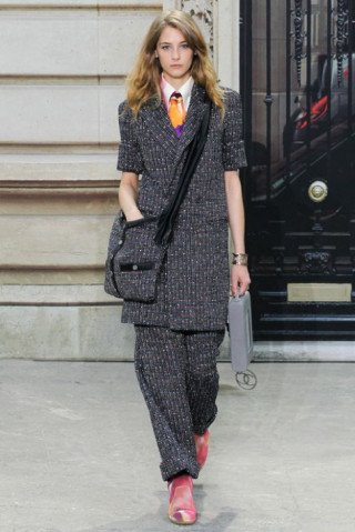 Chanel “biểu tình” ở tuần lễ thời trang Paris