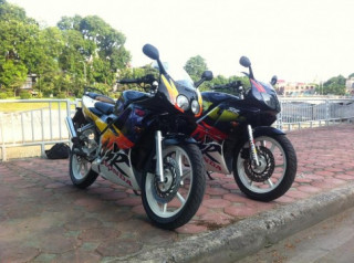 Chiêm ngưỡng siêu phẩm Honda NSR RR mạnh mẽ giữa đường phố
