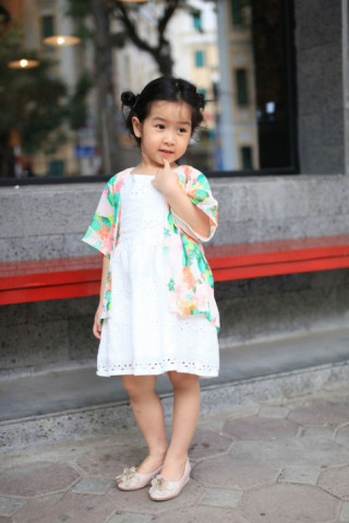 Con gái Lưu Hương Giang sành điệu từ “trứng nước”