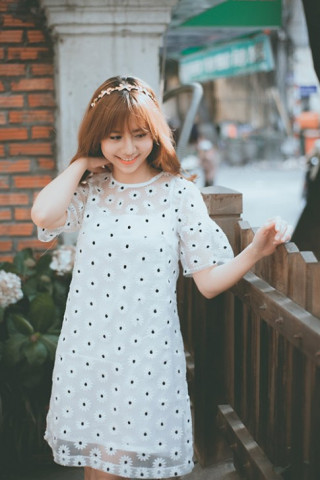 Đốn tim chàng bằng váy ren mỏng manh