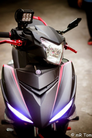Ex 150 tem đen nhám phong cách ohlins