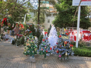 Ghé những “thiên đường” đồ trang trí Giáng Sinh ở TP.HCM