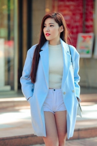 Gợi cảm đón Noel cùng hotgirl Hà Nội giỏi 4 ngoại ngữ