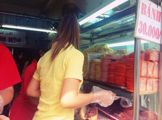 Hàng bánh mì Sài Gòn “nhẵn mặt” trên blog Tây