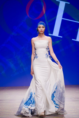 HH Ngọc Hân mở màn Tuần thời trang Việt Nam