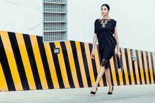 Hoàng Thùy dạo phố với trang phục xuyên thấu