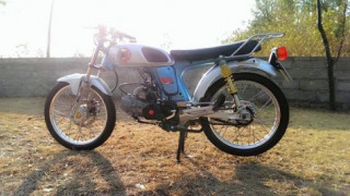 Honda 67 độ kiểng nhẹ để giành đi cf sáng