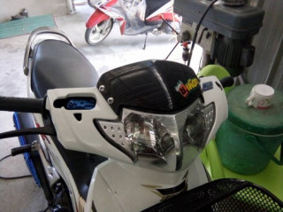 Honda Future 125 phiên bản bạch mã hoàng tử