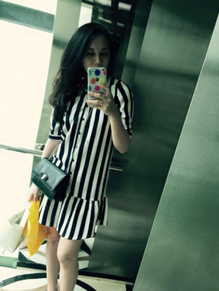 Hot: Siêu mẫu Ngọc Thạch giảm 30cm vòng eo sau sinh 25 ngày