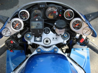 Kawasaki ZX9R độ turbo tốc độ ngoài 300km/h