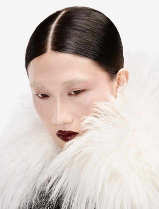 Kha Mỹ Vân được stylist người Pháp hết lời khen ngợi