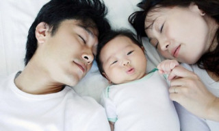 Lợi ích chỉ những em bé ngủ chung với bố mẹ mới có