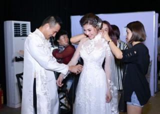 Lương Thế Thành chăm sóc Thúy Diễm đặc biệt trong hậu trường