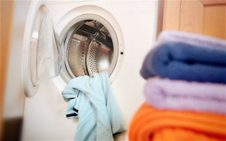 Mẹo giặt quần áo sạch sẽ, bền màu không phải ai cũng biết
