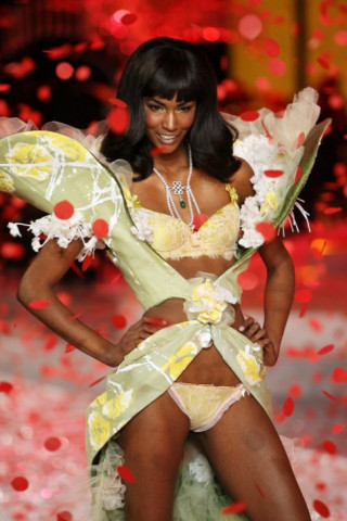 Người mẫu Victoria’s Secret tới Việt Nam dự Fashion Week