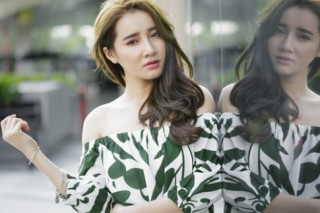 Nhã Phương khoe vai trần thôi miên mọi ánh nhìn