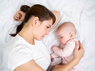Những câu nói “xát muối vào tim” các mẹ ở nhà chăm con