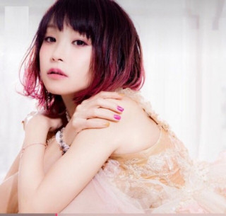Nữ ca sĩ Nhật Bản bị fan cuồng đâm hơn 20 nhát dao
