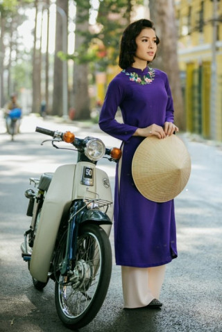 Phương Trinh Jolie lãng mạn với tà áo dài xưa