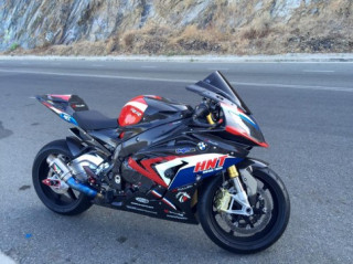 Siêu sao tốc độ S1000RR với bộ cánh Fullsix carbon nổi bật