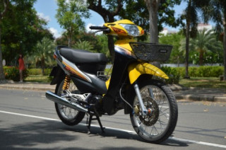 Sự kết hợp “hài hoà” của Honda Wave A kiễng tại Sài Thành