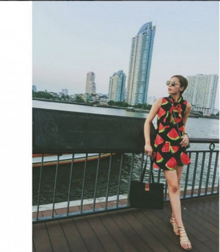 Thích mắt ngắm sao Việt điệu đà với sắc hoa