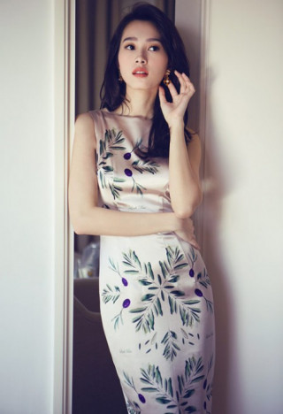 Thu Thảo thôi miên mọi ánh nhìn với đầm ren
