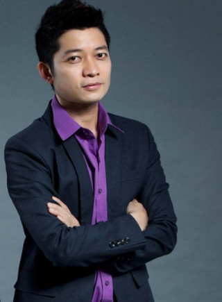 Thuận Việt: “NTK cần biết điểm dừng khi sáng tạo áo dài”
