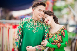 Tú Vi - Văn Anh diện áo dài ngọt ngào sánh đôi