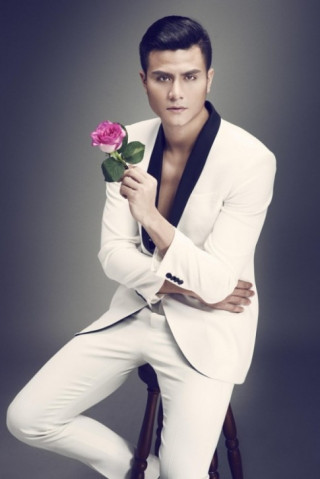 Vĩnh Thụy gây sốt khi chính thức công bố là host của The Face