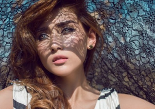 Võ Hoàng Yến đẹp “xuất thần” giữa rừng hoang