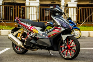 Air Blade Thái độ đầy phong cách với full dàn đồ chơi hàng hiệu cực chất