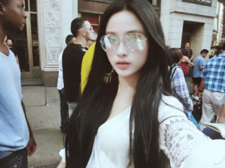 “Bà mẹ hot girl” Huyền Baby mặc sexy trên đất Mỹ