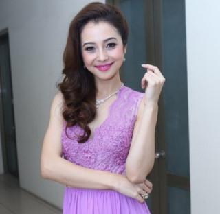 Bí mật sự quyến rũ của Jennifer Phạm