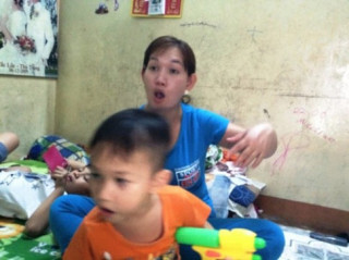 Các bà mẹ ở Sài Gòn lo sợ rỉ tai nhau chuyện “bắt cóc trẻ lấy nội tạng”
