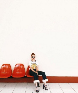 Cách đơn giản chinh phục quần jeans tua rua