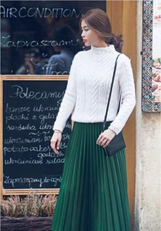 Đầu tuần mặc đẹp với váy xếp ly