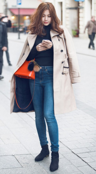 Diễm Trang mặc sành điệu trên phố Ba Lan