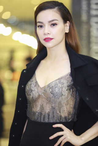 Hồ Ngọc Hà diện áo mỏng bất chấp giá lạnh Hà Nội