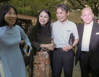 Hoa hậu Thùy Dung, Ngọc Hân đến Nhật diễn catwalk