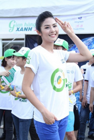 Hoàng My, Ngọc Hân giản dị tham gia hoạt động xã hội