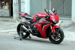 Honda CBR1000RR, vẻ đẹp mang tên Bò Rừng