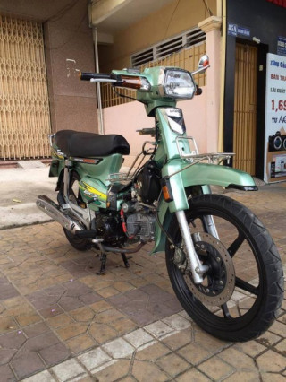 Honda Dream độ đầy phong cách khi dọn gần như full option