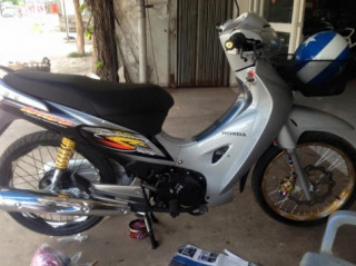 Honda Future 2 dọn phong cách Wave 125 đầy chất chơi