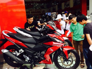 Honda Winner 150 hét giá hơn 10 triệu đồng ngày đầu bán ra