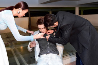 Hot boy Người mẫu Việt Nam mặt tái nhợt vì leo 27 tầng