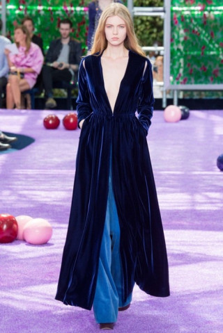 Lạc vào khu vườn ảo diệu của Christian Dior