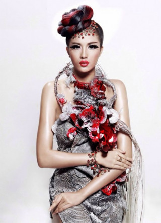 Lệ Hằng lên đường tham dự Elite Model Look quốc tế