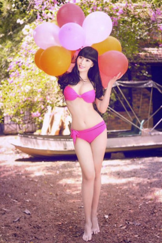 Lê Kiều Như tự may bikini để vừa kích cỡ vòng 1