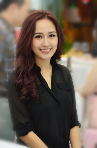 Mai Phương Thúy lại giấu quần đẹp mắt
